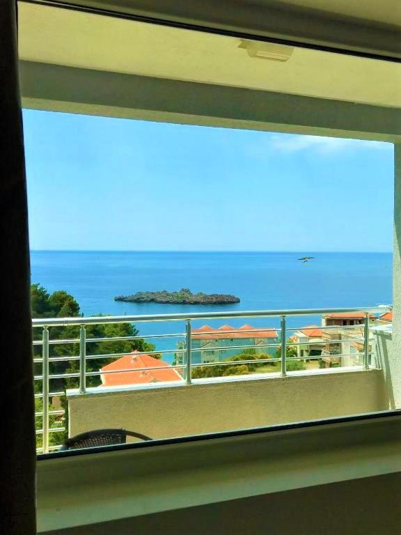Guesthouse Radjen Sveti Stefan Exteriör bild